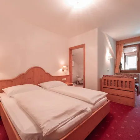 Berghotel Zum Zirm Collalbo Extérieur photo
