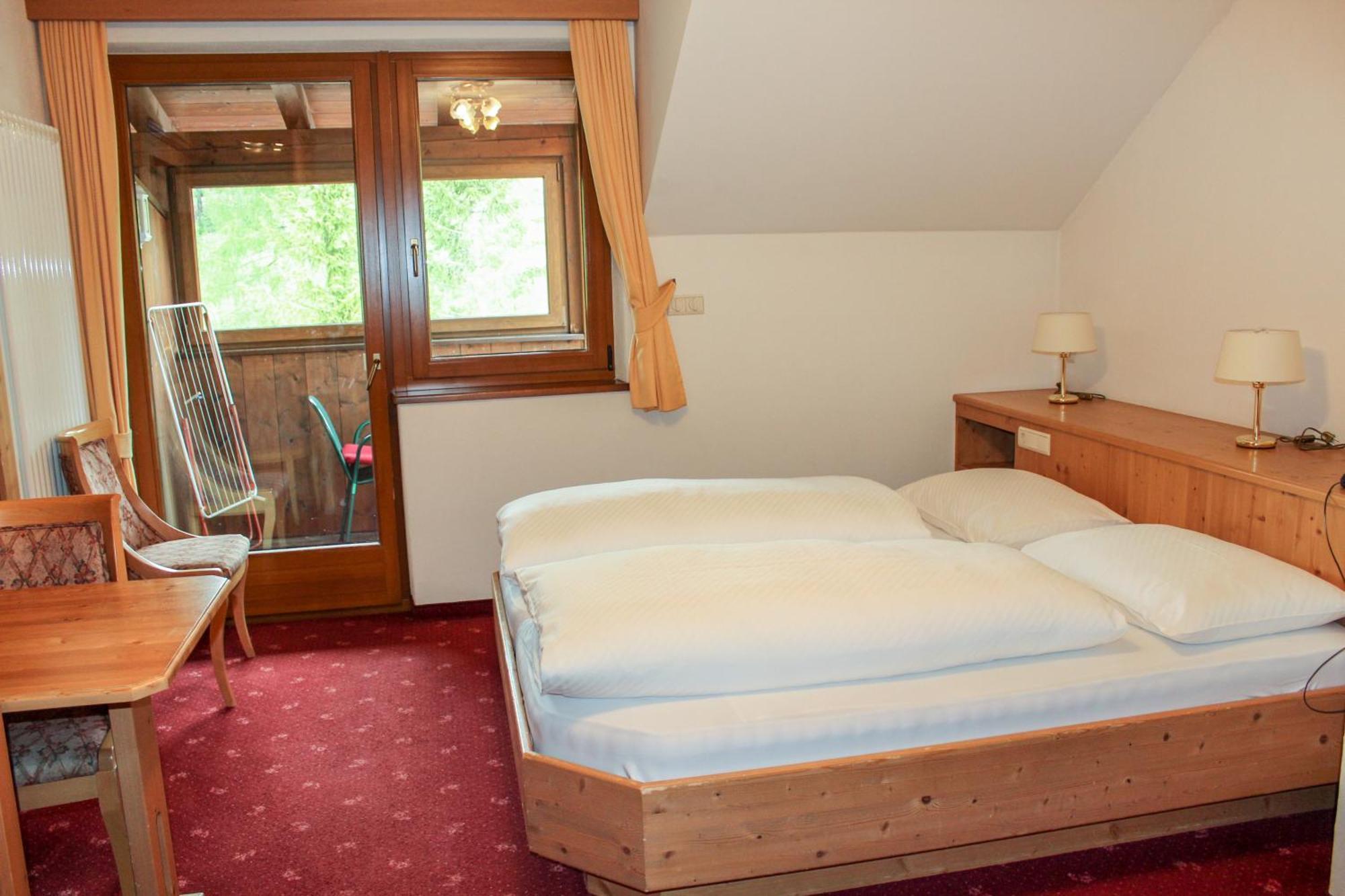 Zum Zirm Hotel